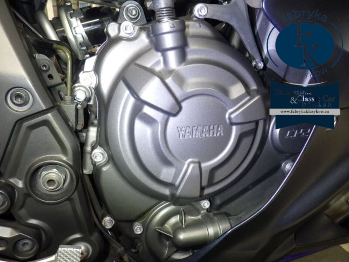 YAMAHA YZF-R7-2 2022 - zdjęcie 9