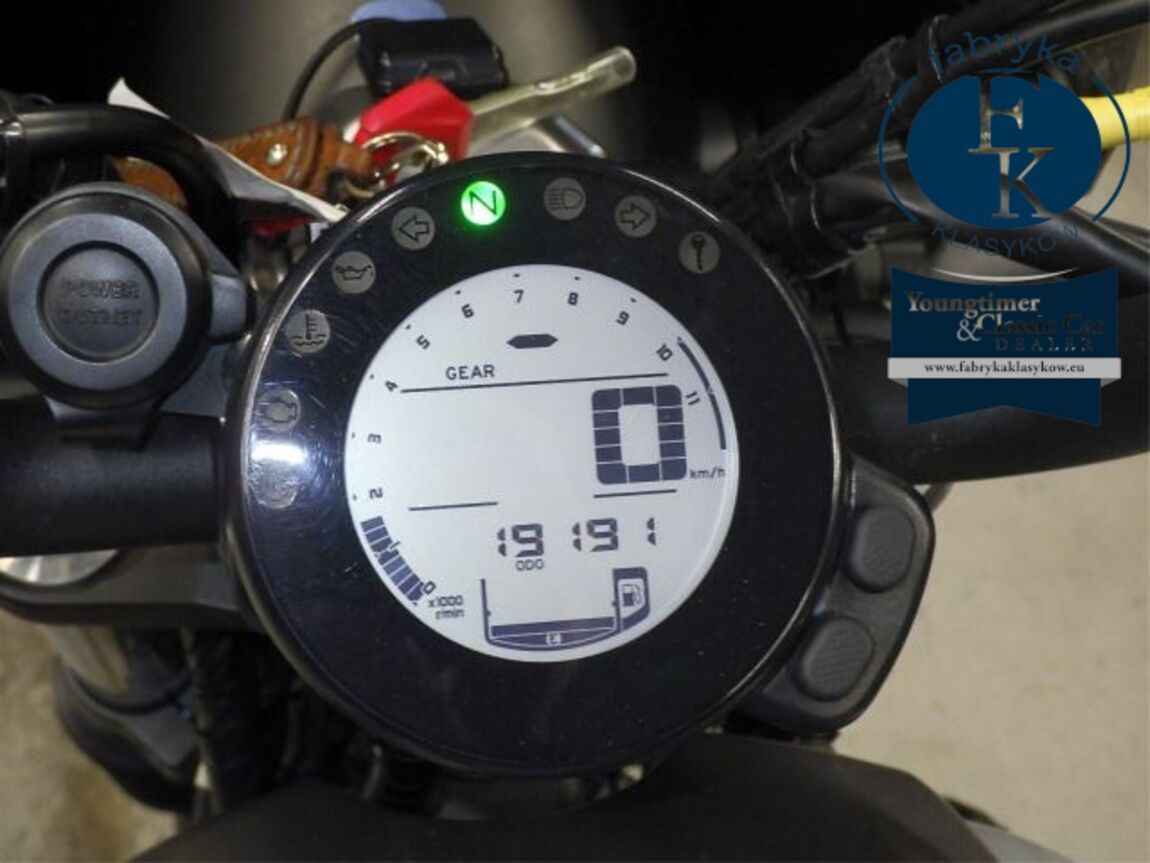 YAMAHA XSR700 2018 - zdjęcie 15