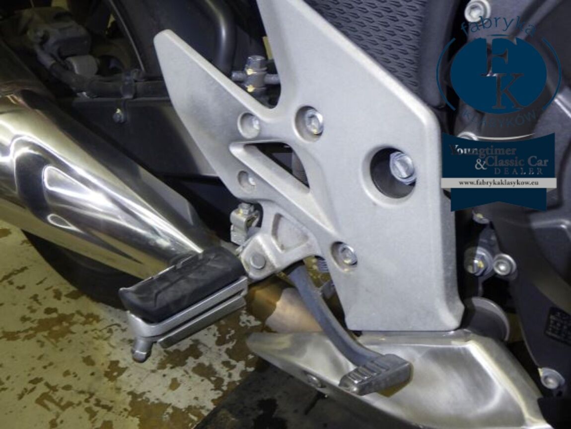 HONDA CBR400R ABS 2013 - zdjęcie 29