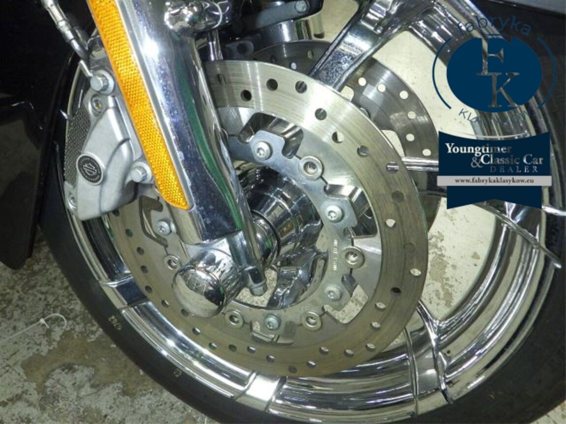 HARLEY-DAVIDSON FLTRUSE1800CVO 2010 - zdjęcie 22