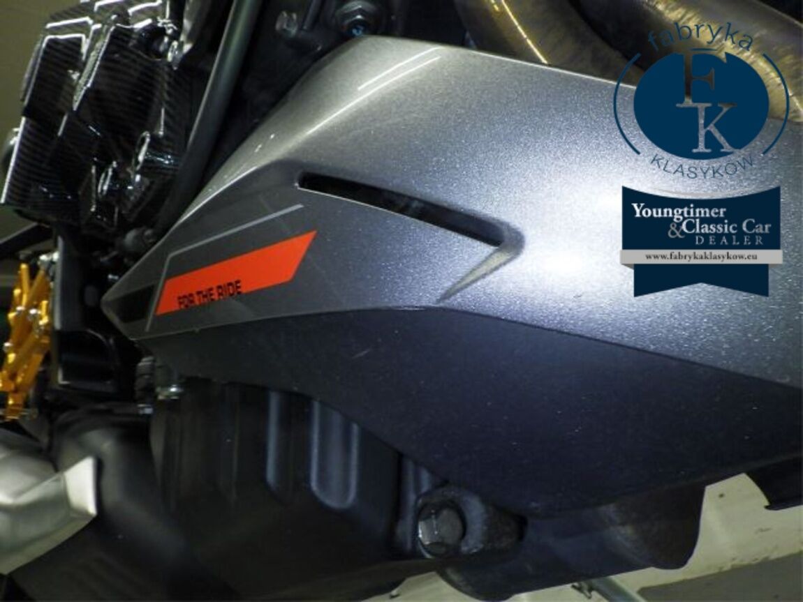 TRIUMPH STREET TRIPLE RS 2023 - zdjęcie 17
