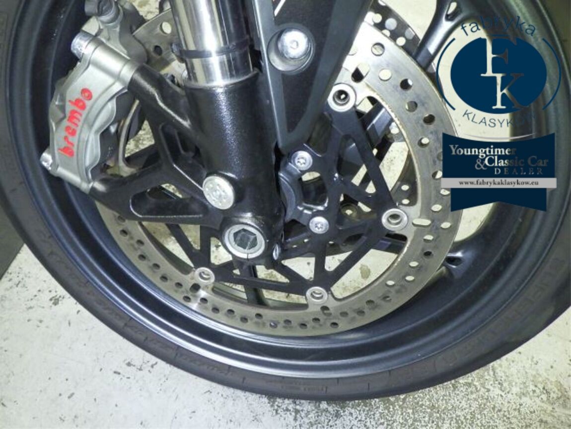 TRIUMPH STREET TRIPLE RS 2023 - zdjęcie 23