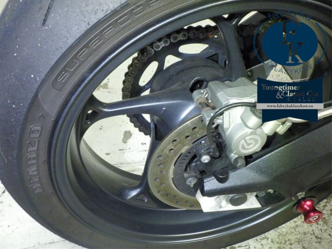 TRIUMPH STREET TRIPLE RS 2023 - zdjęcie 27