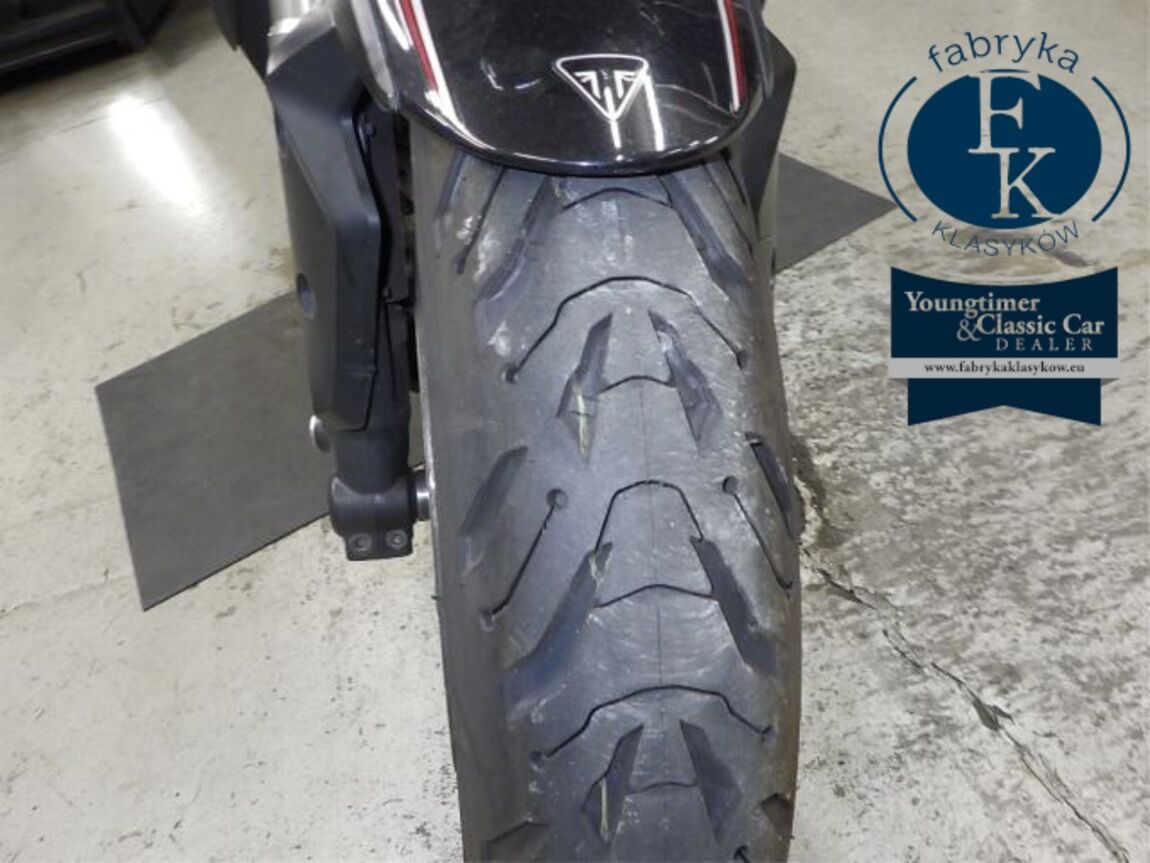 TRIUMPH STREET TRIPLE RS 2019 - zdjęcie 23