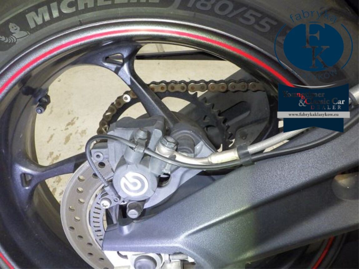 TRIUMPH STREET TRIPLE RS 2019 - zdjęcie 28