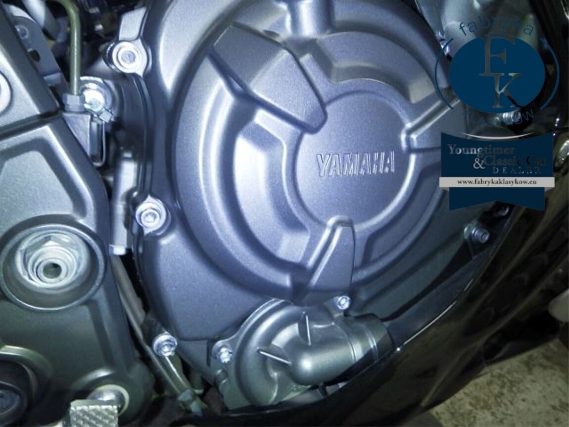 YAMAHA YZF-R7-2 2022 - zdjęcie 9