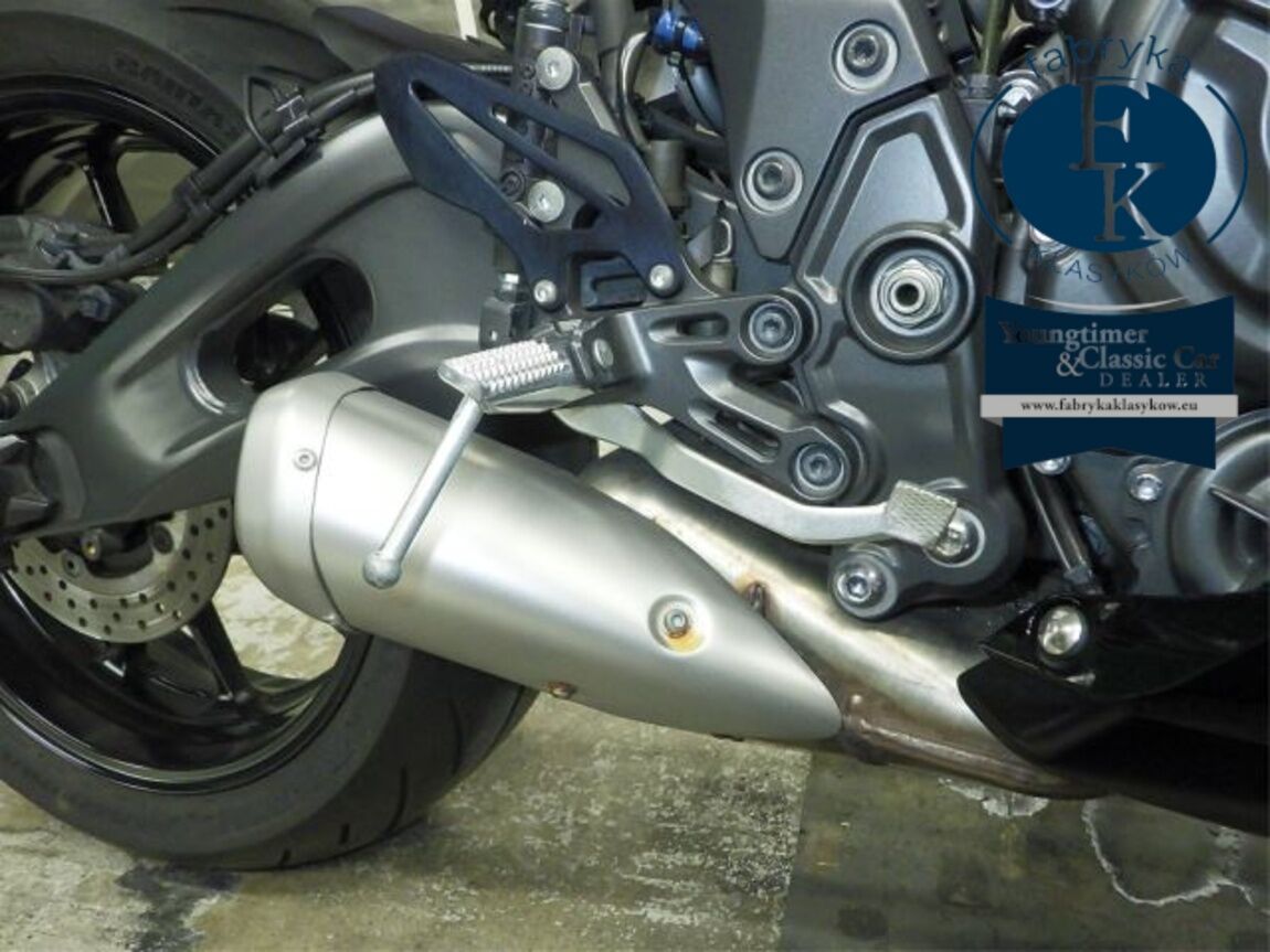 YAMAHA YZF-R7-2 2022 - zdjęcie 30