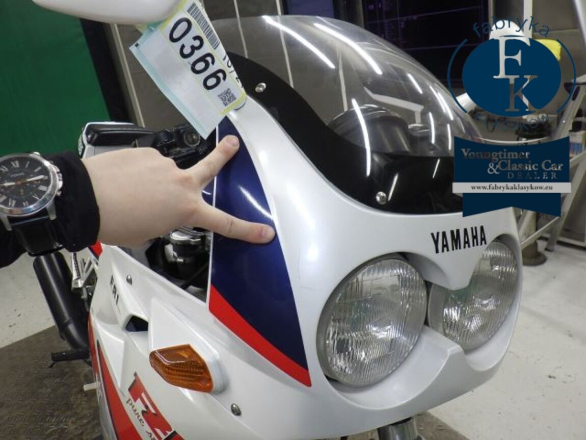 YAMAHA FZR250 - zdjęcie 17