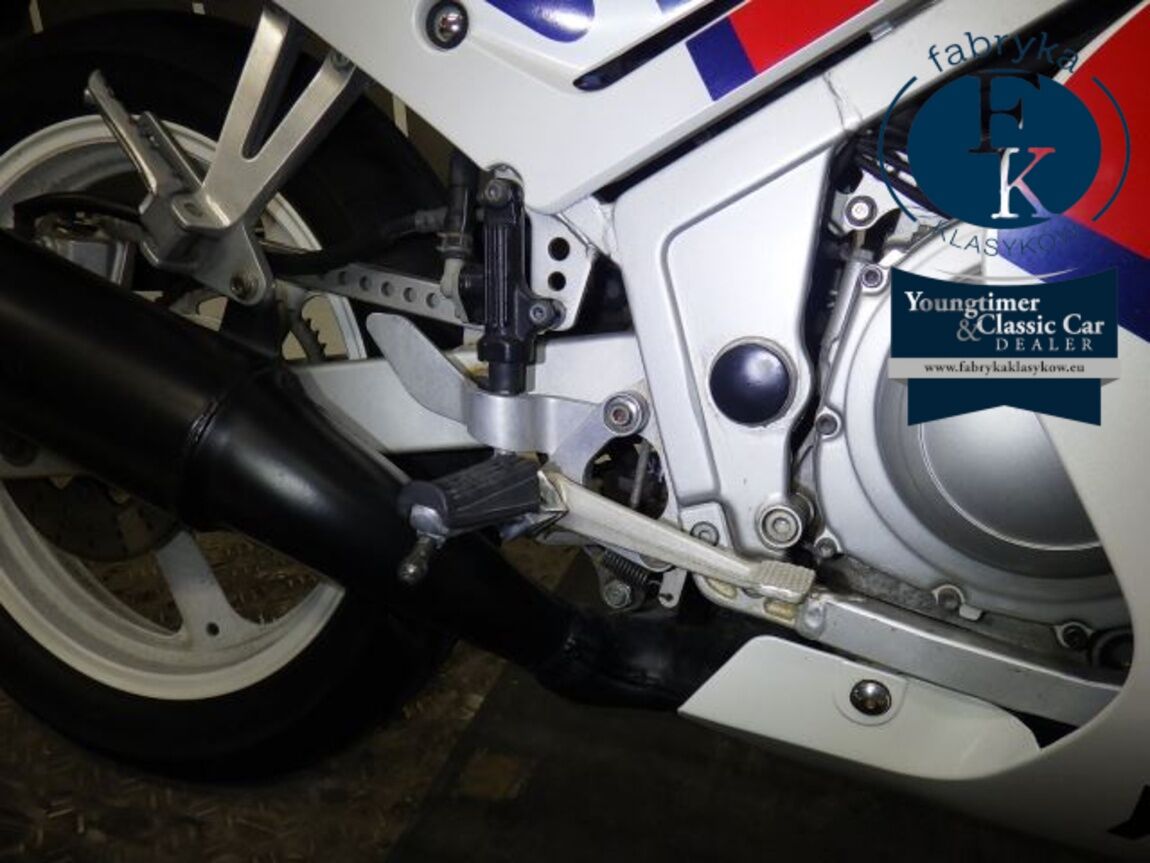 YAMAHA FZR250 - zdjęcie 31