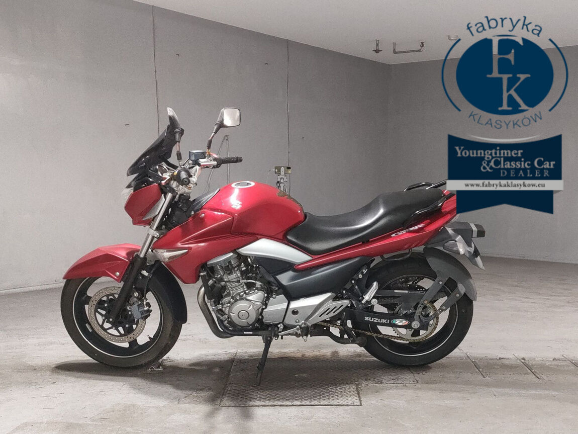 SUZUKI GSR250  - zdjęcie 3