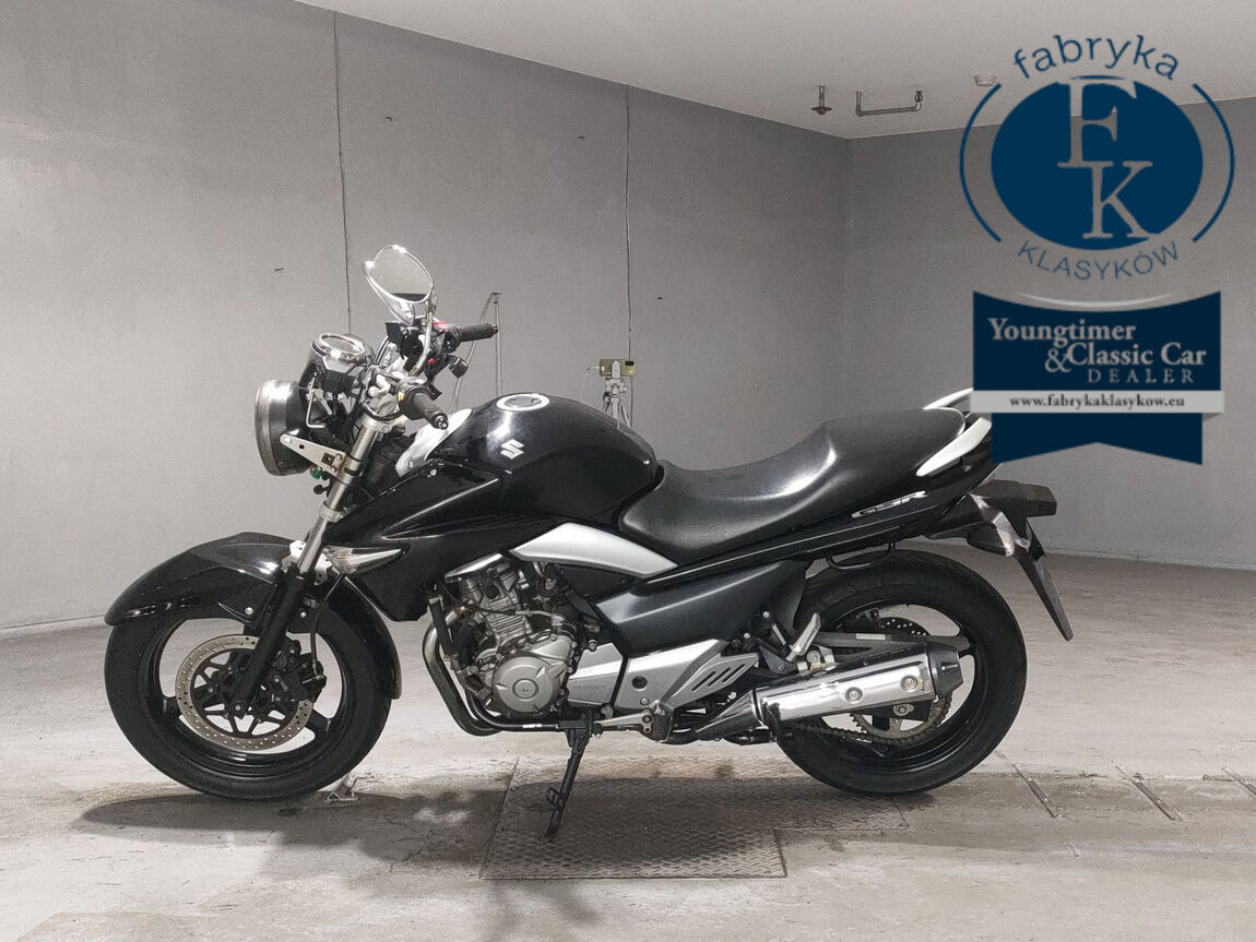 SUZUKI GSR250  - zdjęcie 3