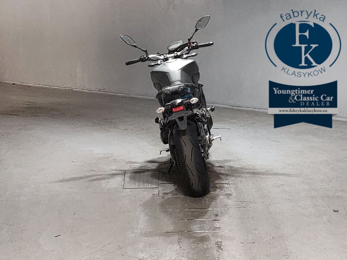 YAMAHA MT-09 2016 - zdjęcie 5