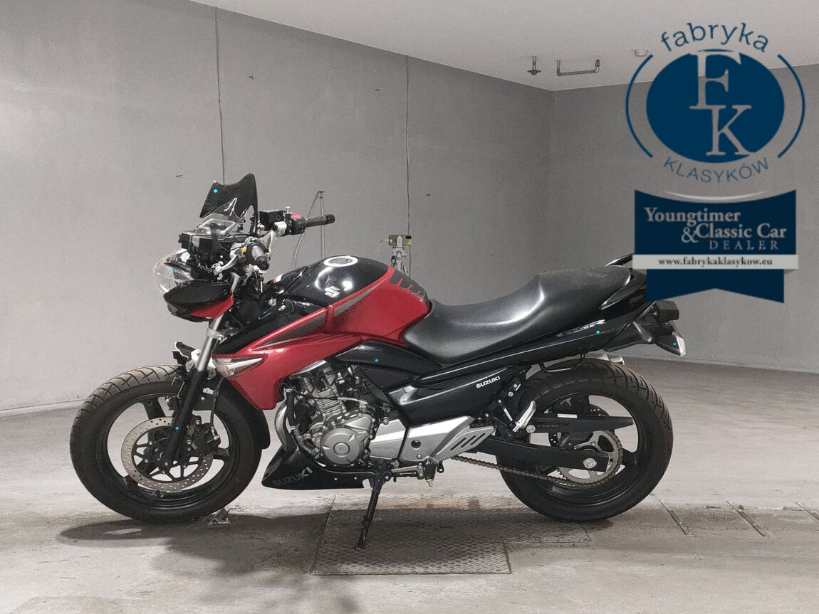 SUZUKI GSR250  - zdjęcie 3