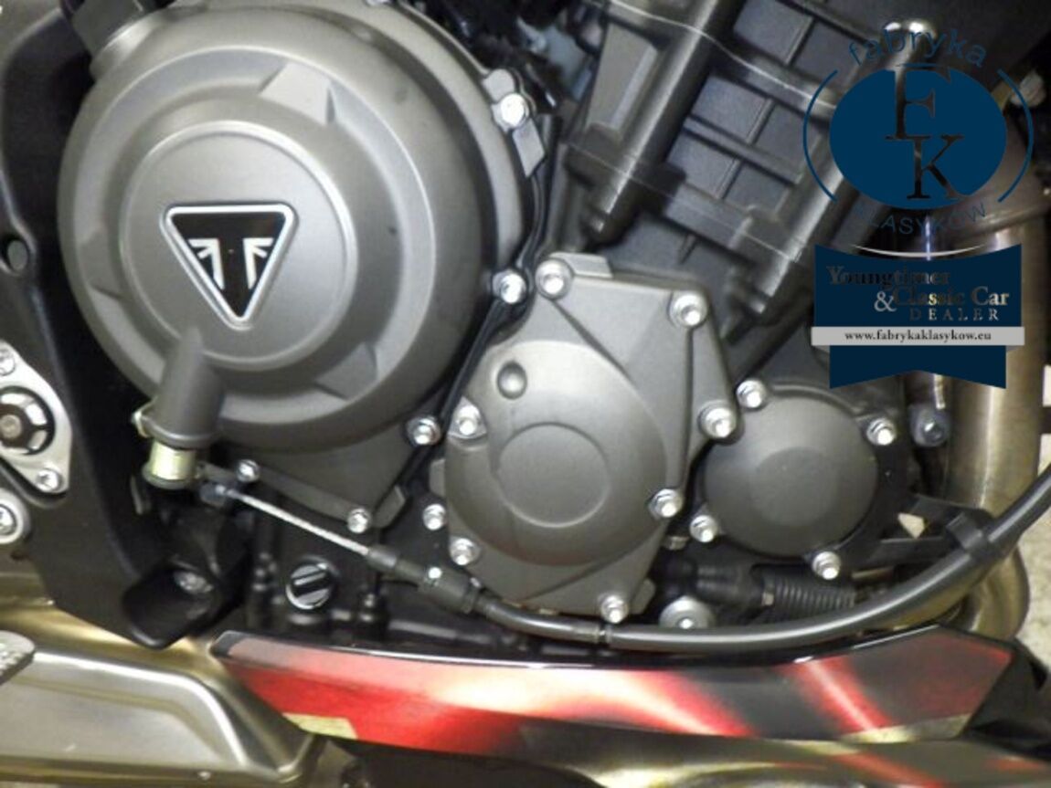 TRIUMPH STREET TRIPLE RS 2019 - zdjęcie 9