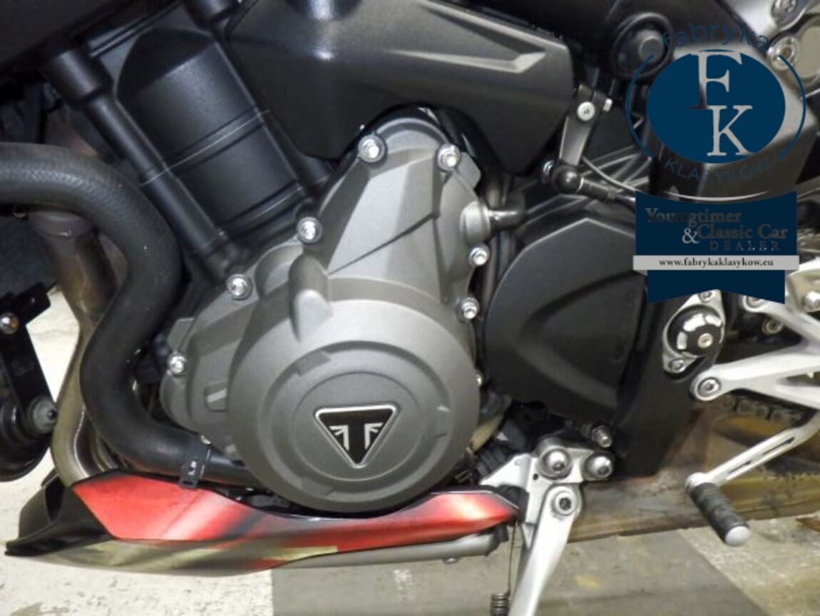 TRIUMPH STREET TRIPLE RS 2019 - zdjęcie 12