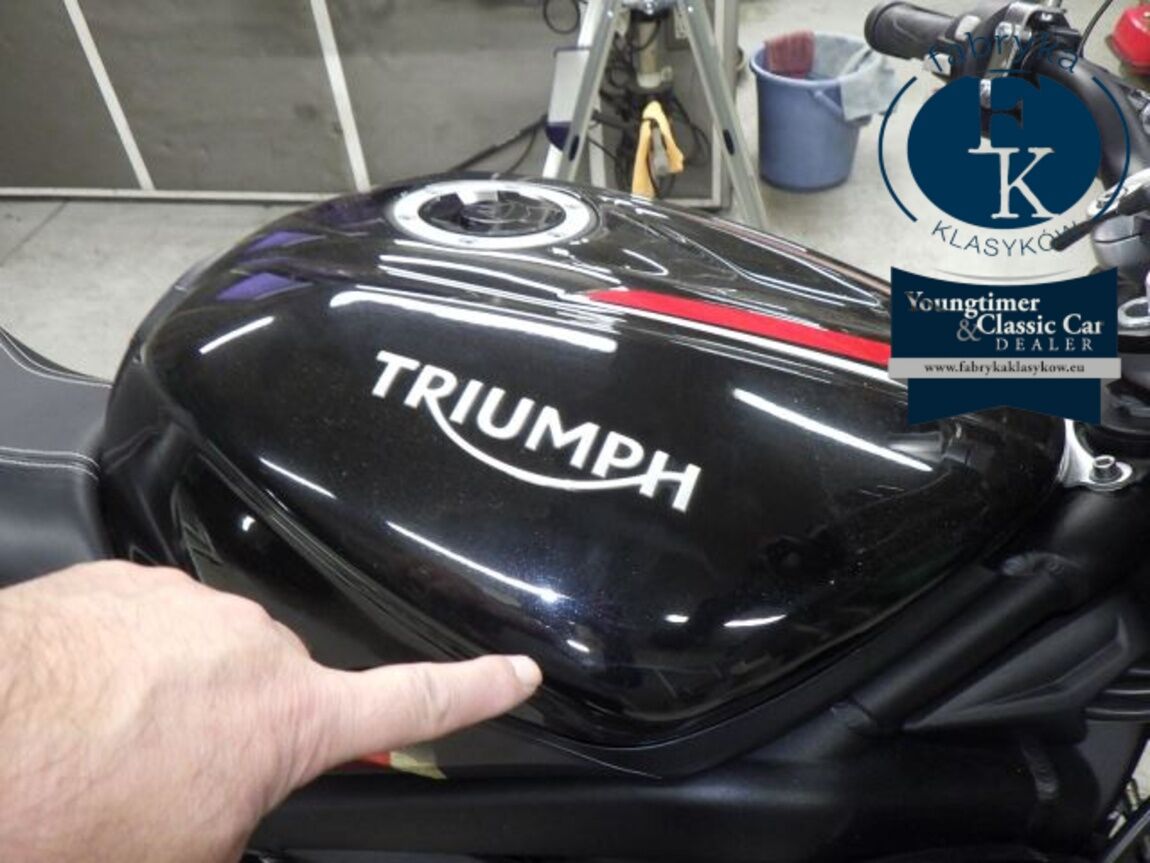 TRIUMPH STREET TRIPLE RS 2019 - zdjęcie 18