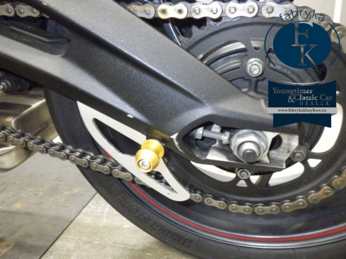 TRIUMPH STREET TRIPLE RS 2019 - zdjęcie 28