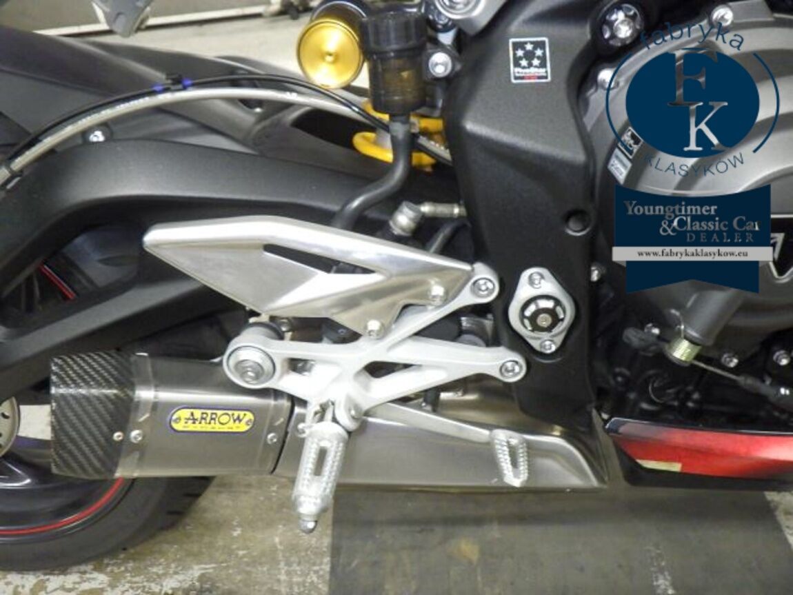 TRIUMPH STREET TRIPLE RS 2019 - zdjęcie 30