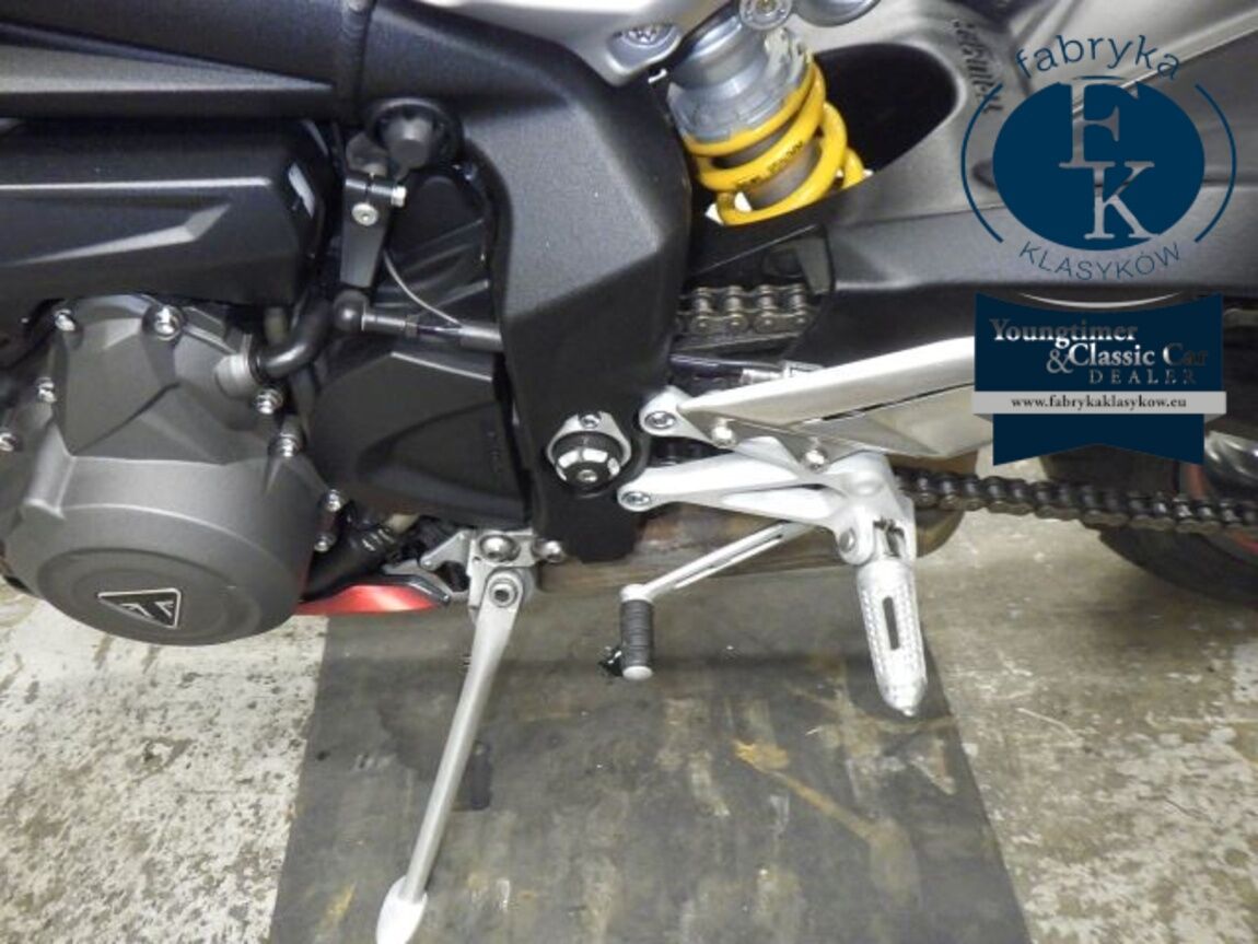 TRIUMPH STREET TRIPLE RS 2019 - zdjęcie 31