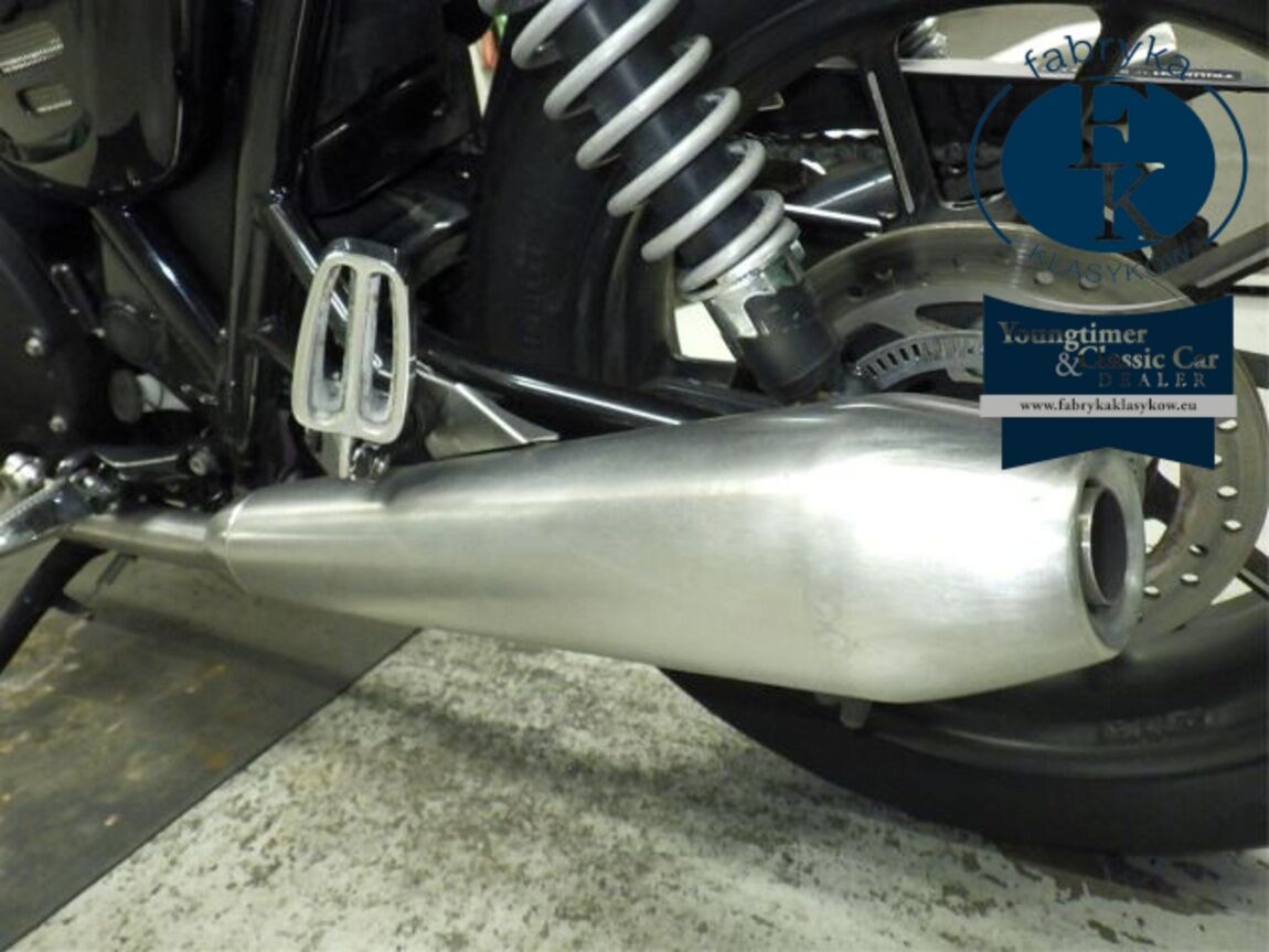 TRIUMPH STREET TWIN 2021 - zdjęcie 15