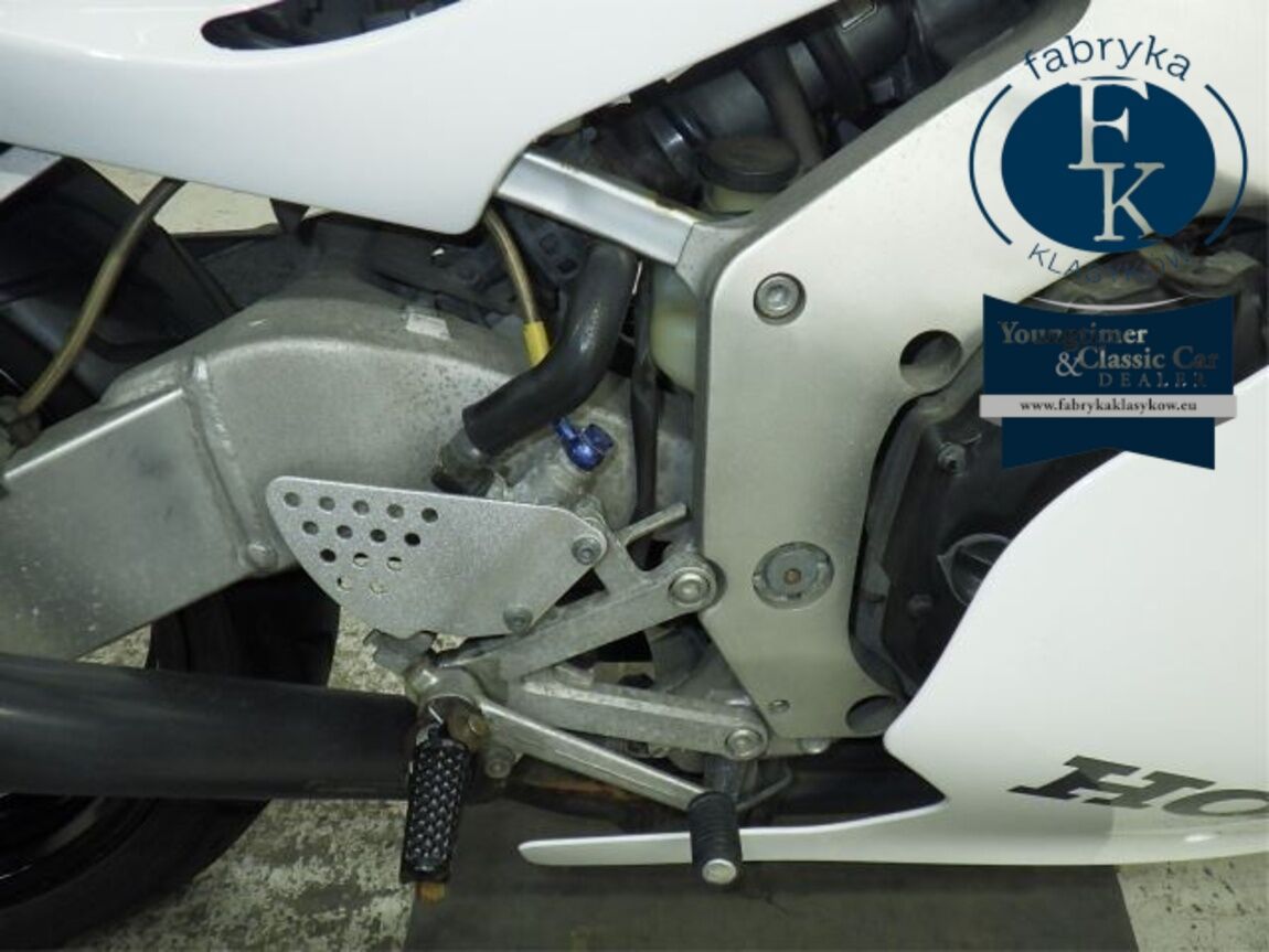 HONDA CBR250RR - zdjęcie 32