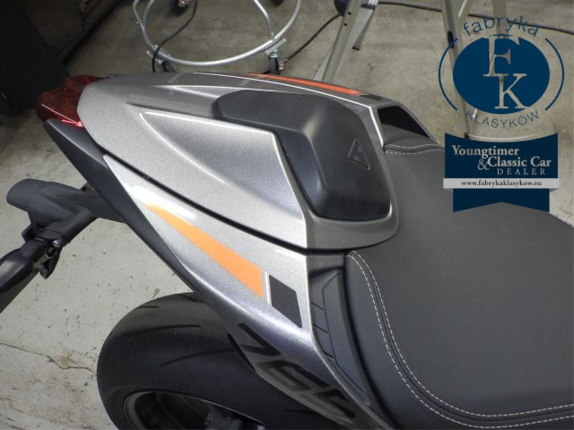 TRIUMPH STREET TRIPLE RS 2023 - zdjęcie 19