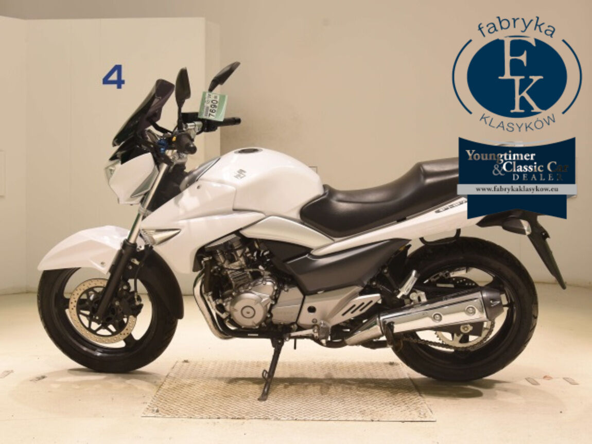 SUZUKI GSR250  - zdjęcie 3