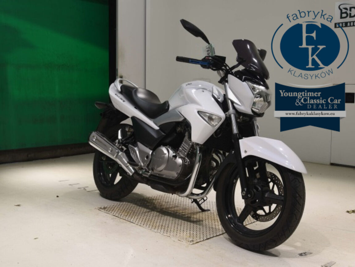 SUZUKI GSR250  - zdjęcie 4