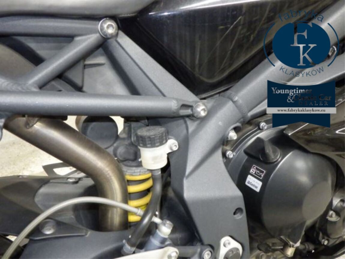 TRIUMPH DAYTONA675 2013 - zdjęcie 30