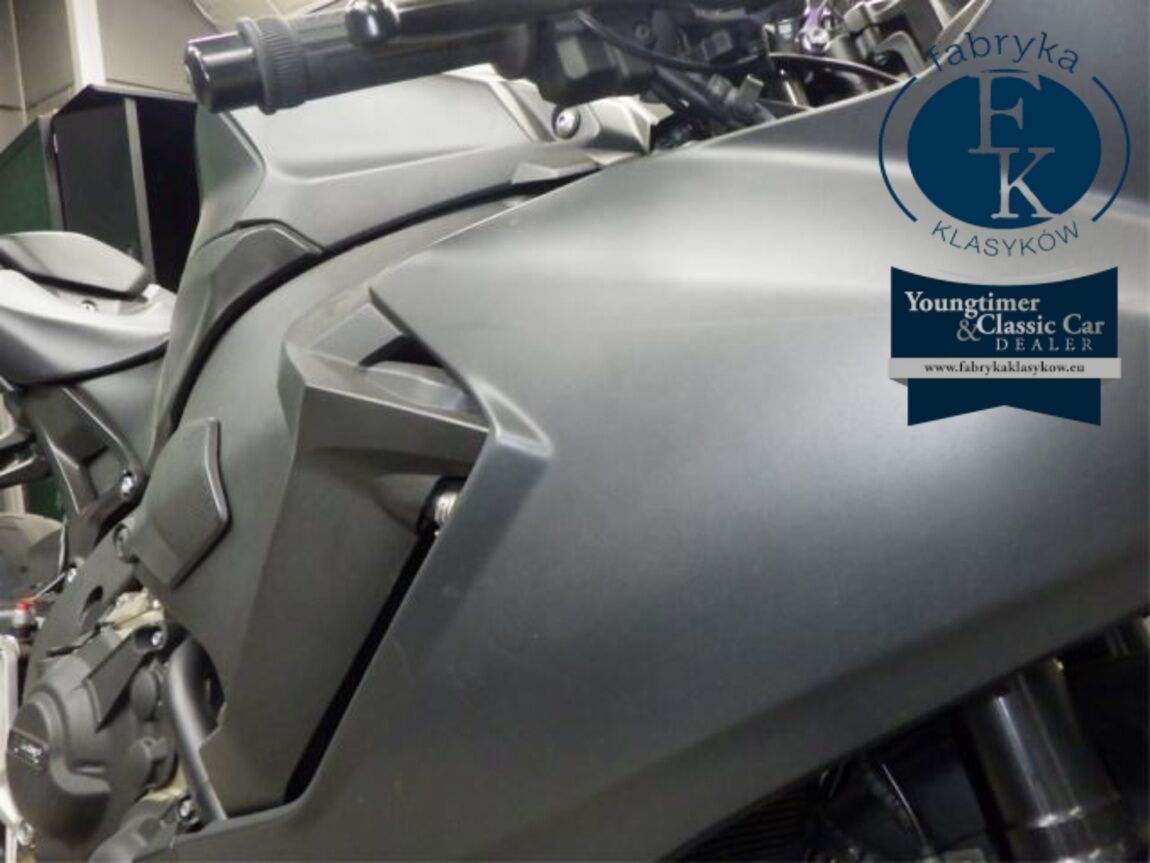 HONDA CBR1000RR  - zdjęcie 18