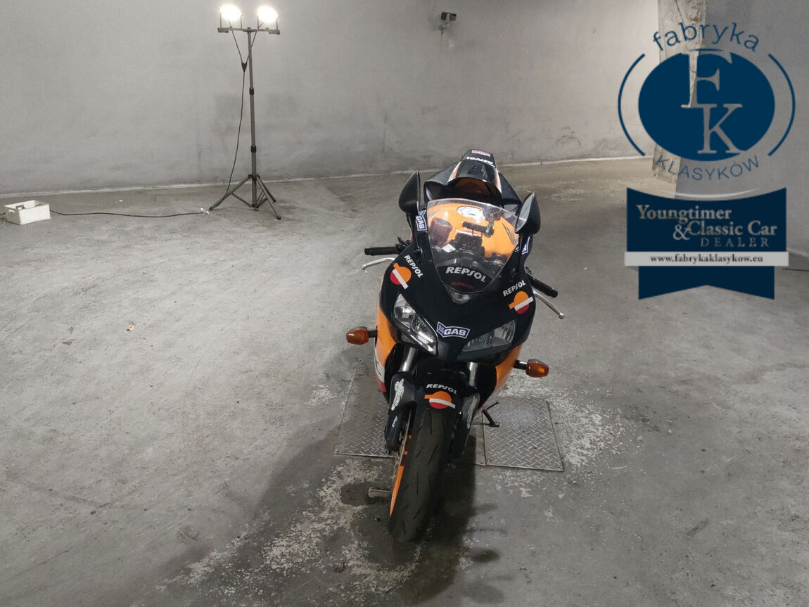 HONDA CBR1000RR 2005 - zdjęcie 4