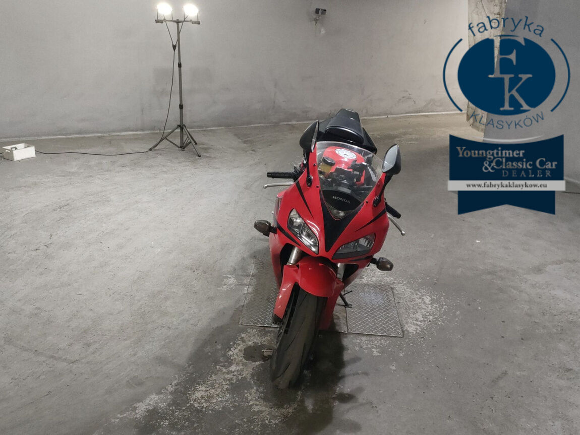 HONDA CBR1000RR 2007 - zdjęcie 4