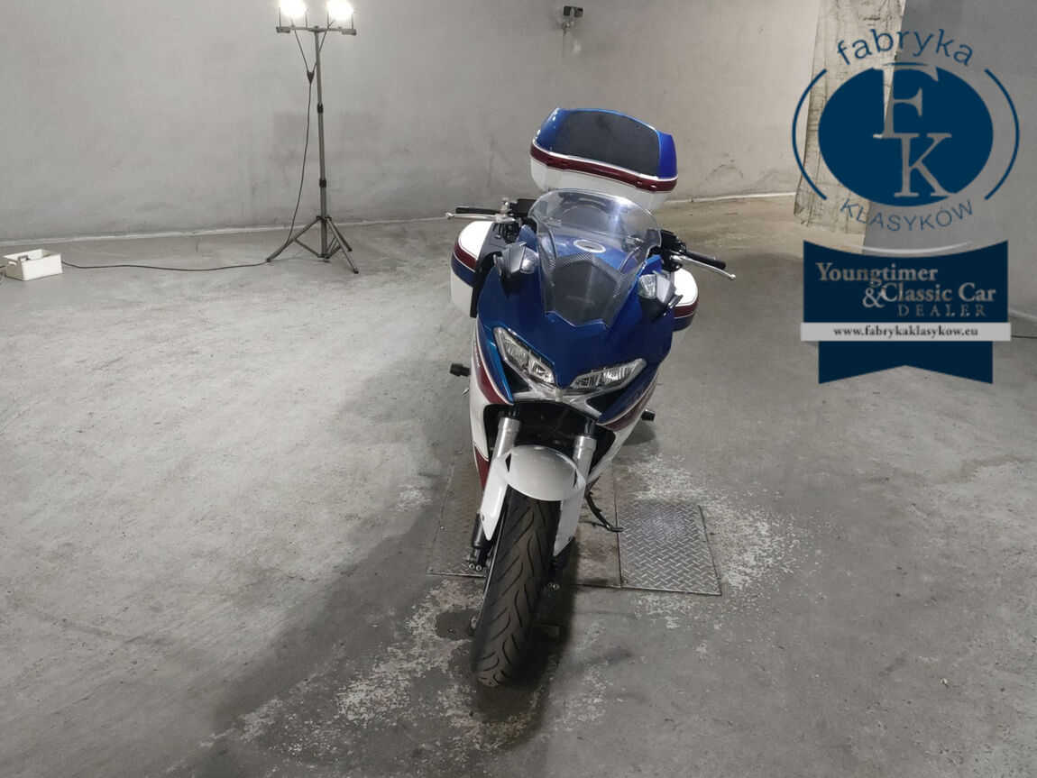 HONDA VFR800F 2018 - zdjęcie 4