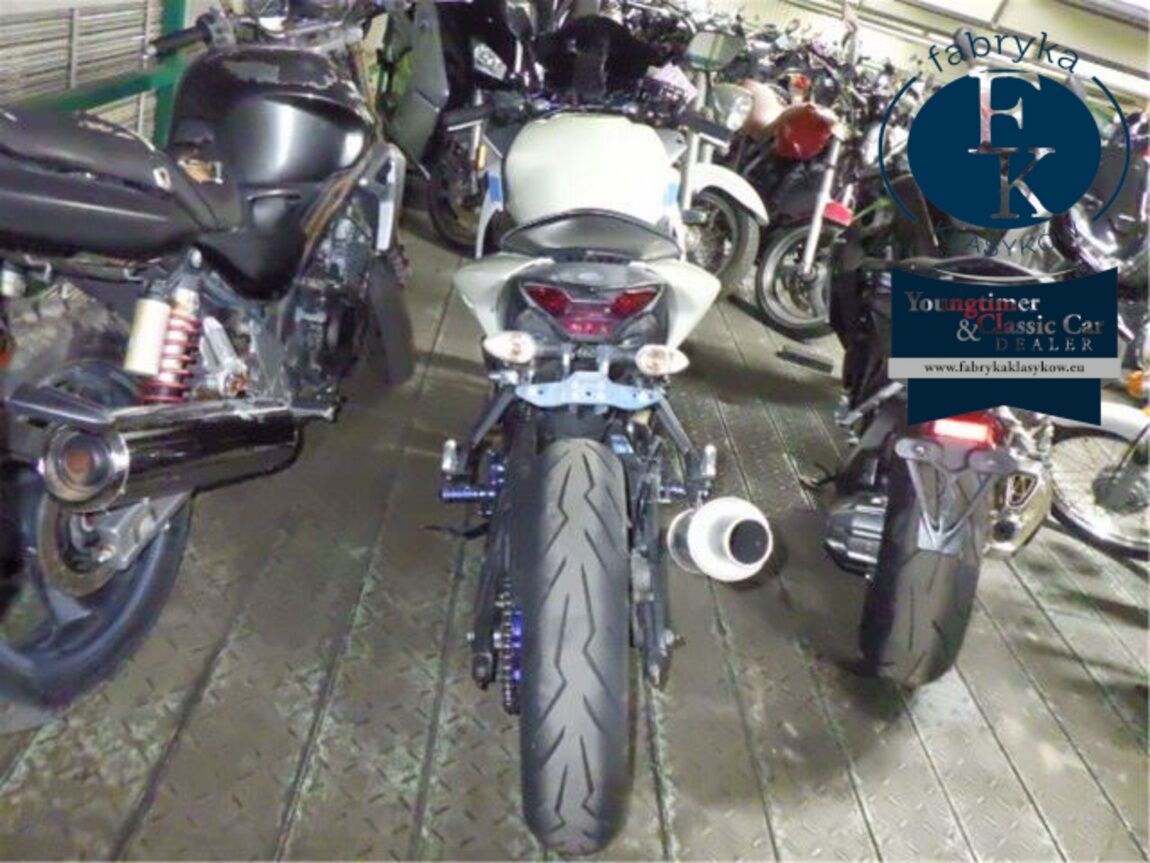 YAMAHA YZF-R25  - zdjęcie 23