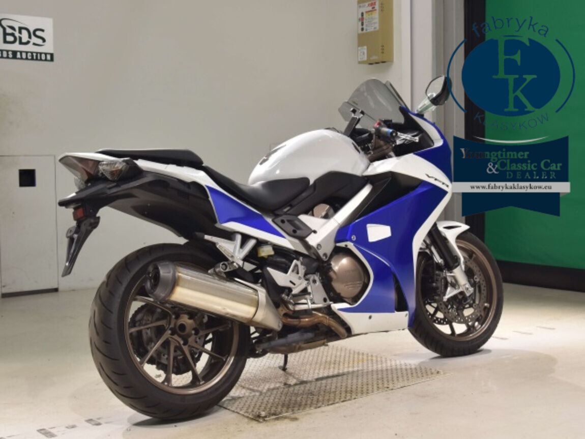 HONDA VFR800F 2015 - zdjęcie 6