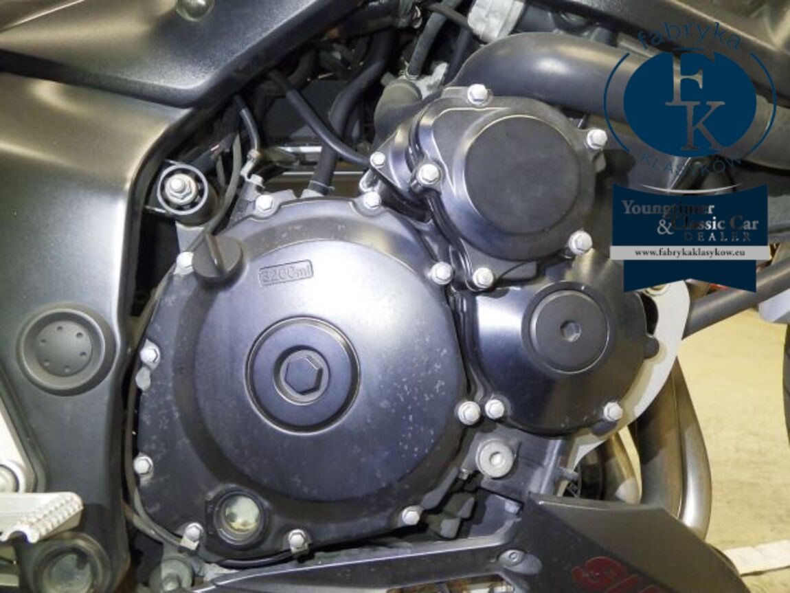 SUZUKI GSR750A 2013 - zdjęcie 10