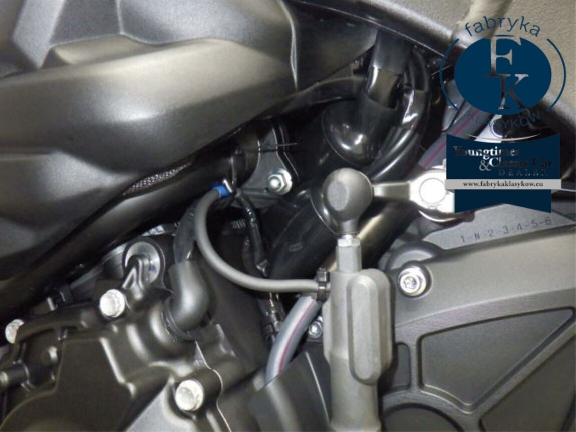 YAMAHA YZF-R1 2026 - zdjęcie 12