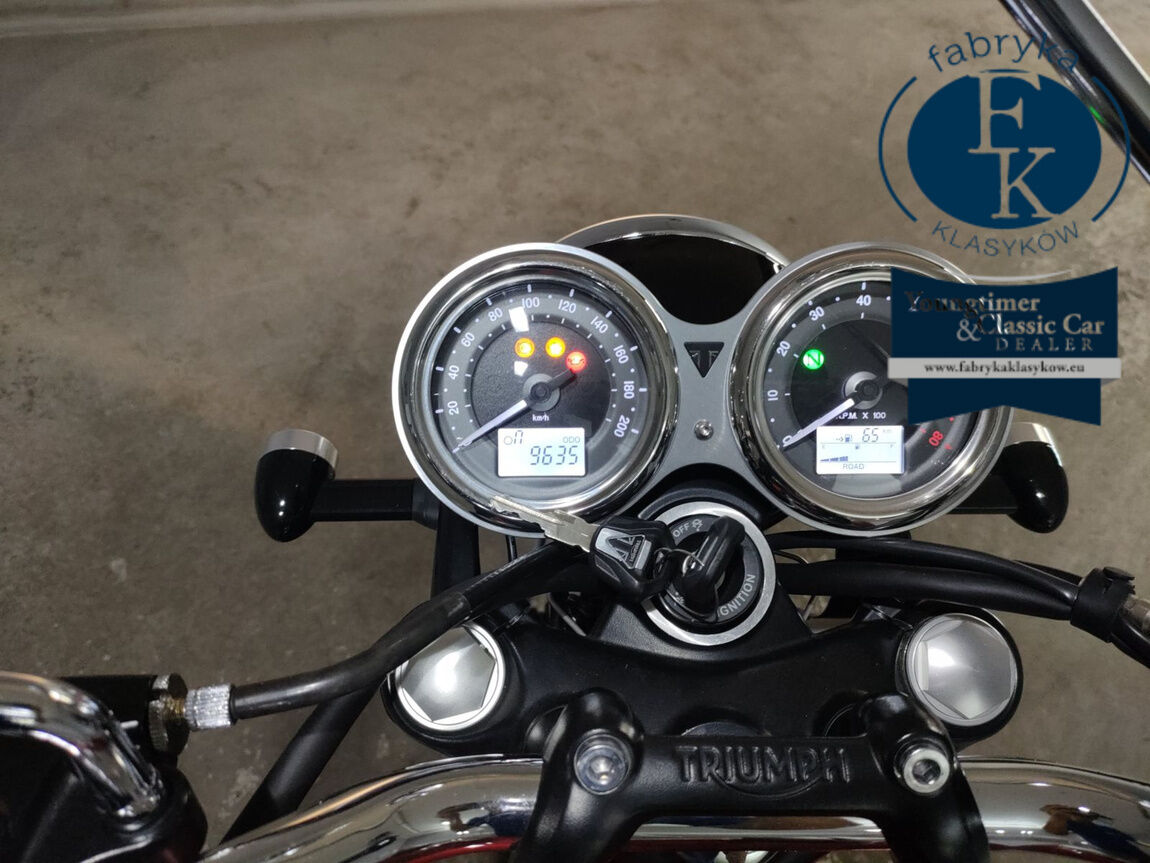 TRIUMPH T120 BONNEVILLE 2021 - zdjęcie 6