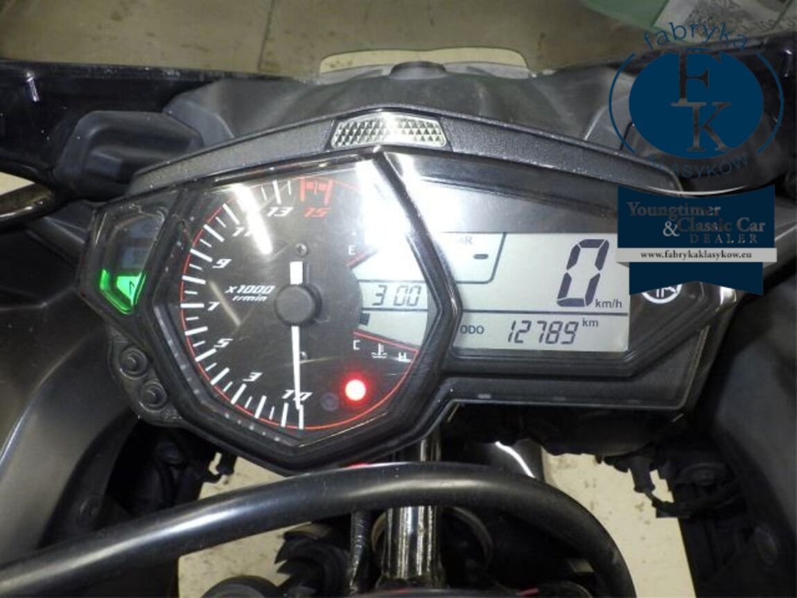 YAMAHA YZF-R25  - zdjęcie 13