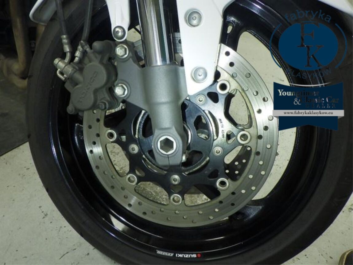 SUZUKI GSR750A 2013 - zdjęcie 23