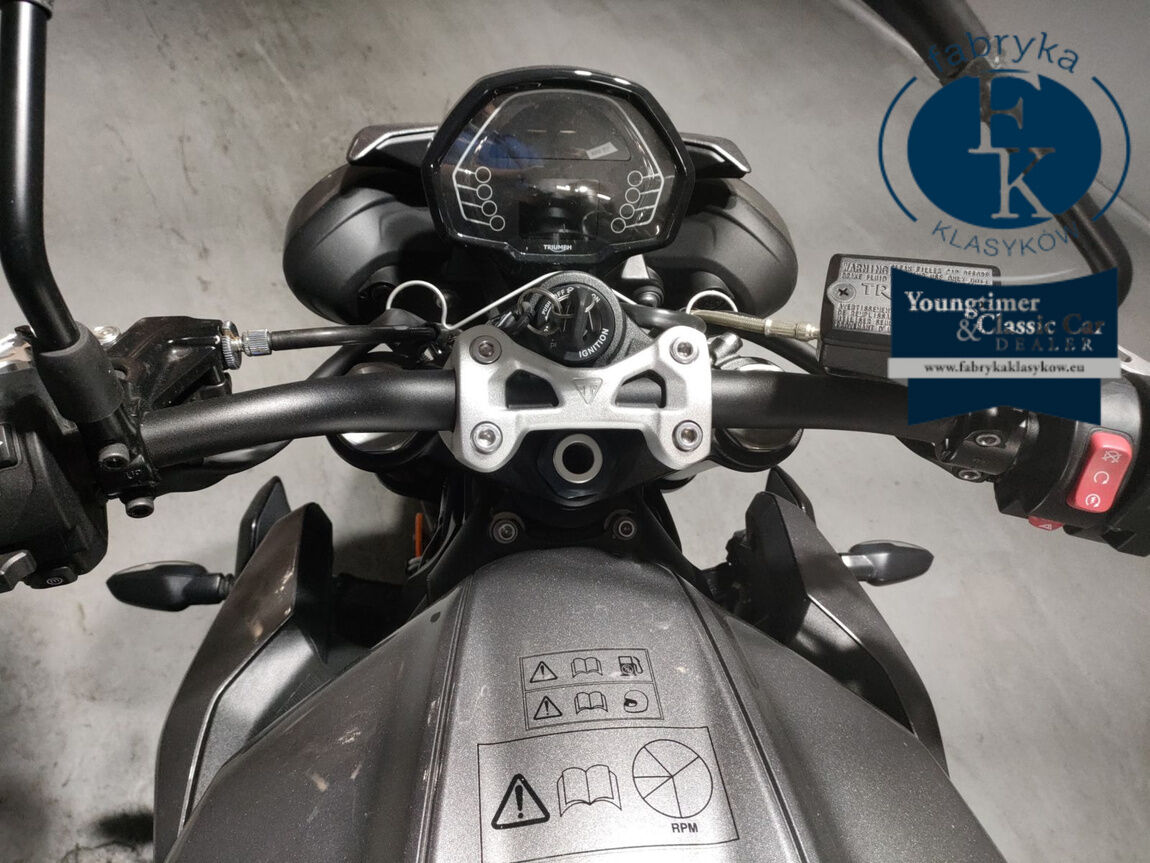 TRIUMPH STREET TRIPLE R 2023 - zdjęcie 6