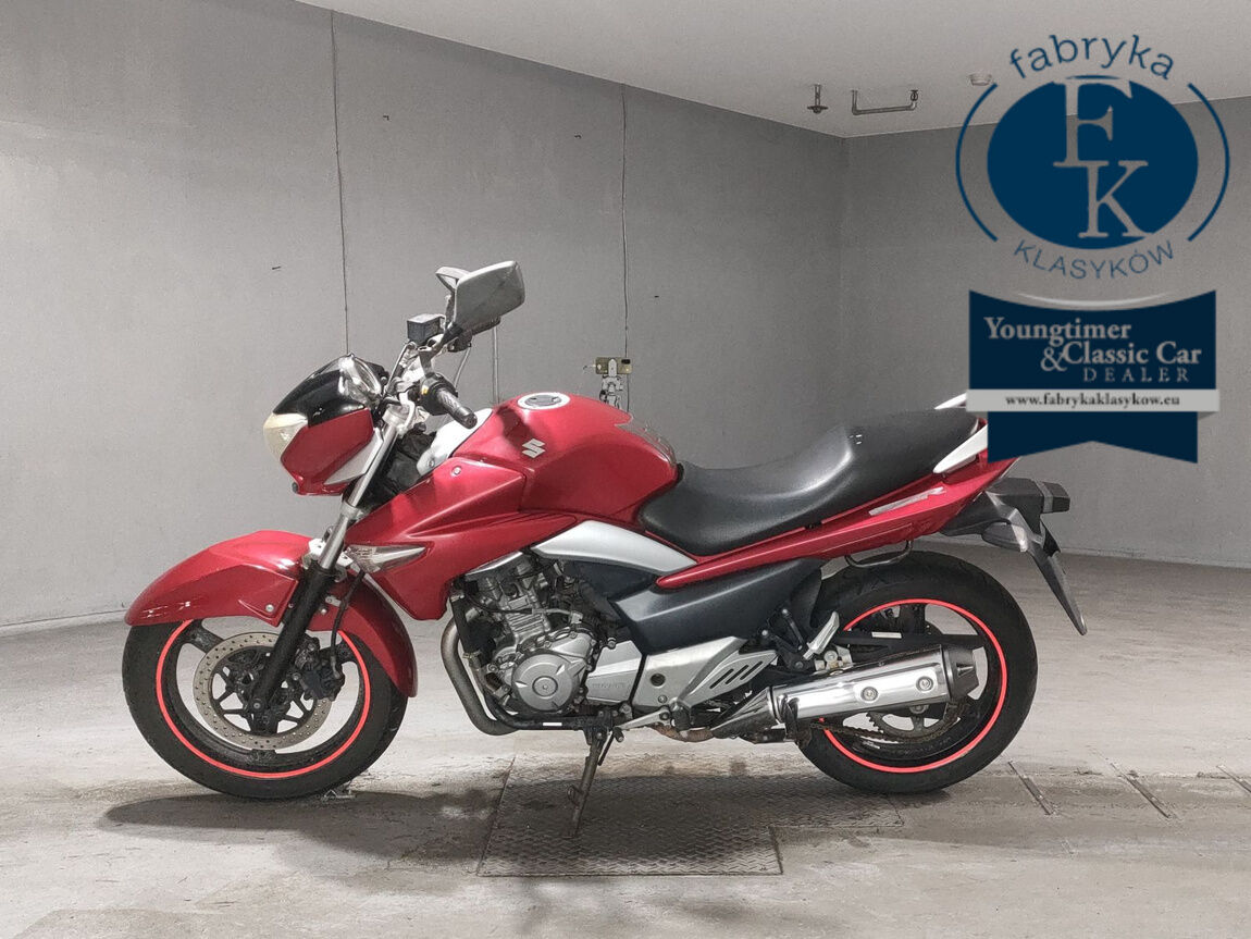 SUZUKI GSR250 - zdjęcie 3