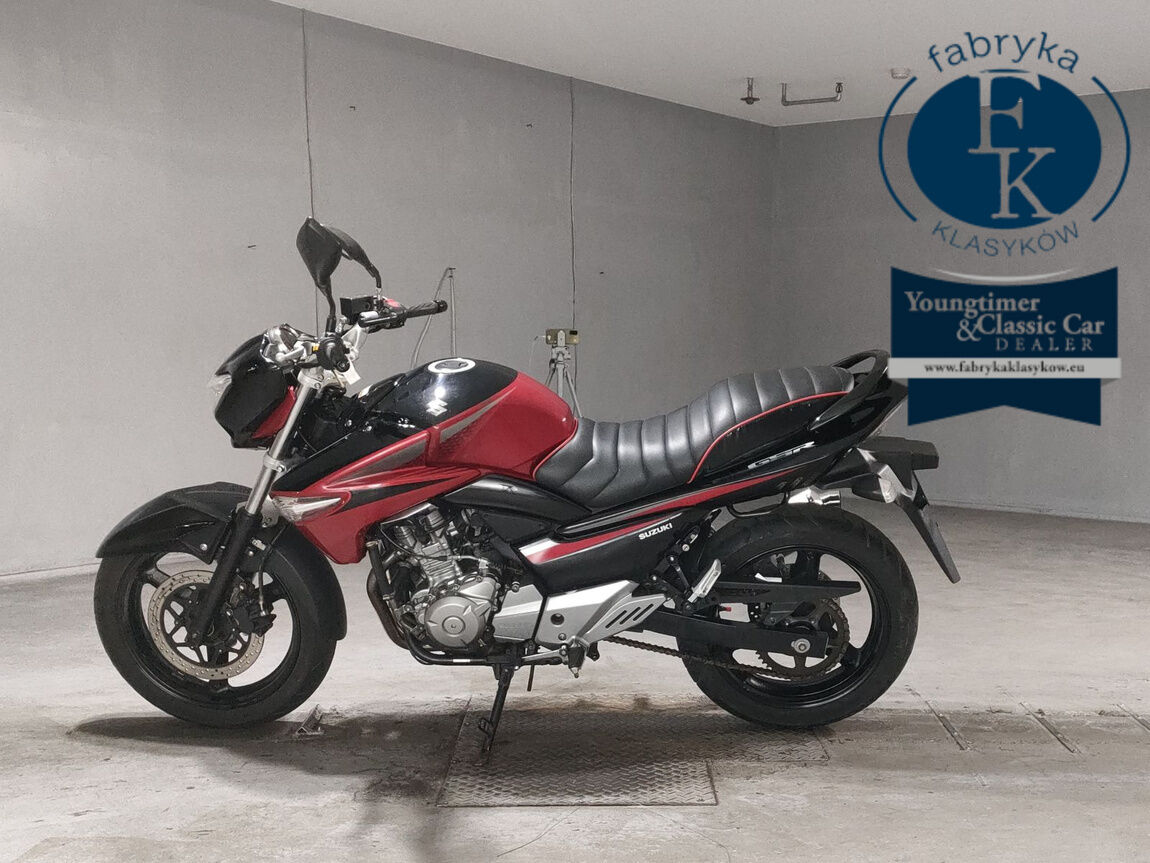 SUZUKI GSR250  - zdjęcie 3
