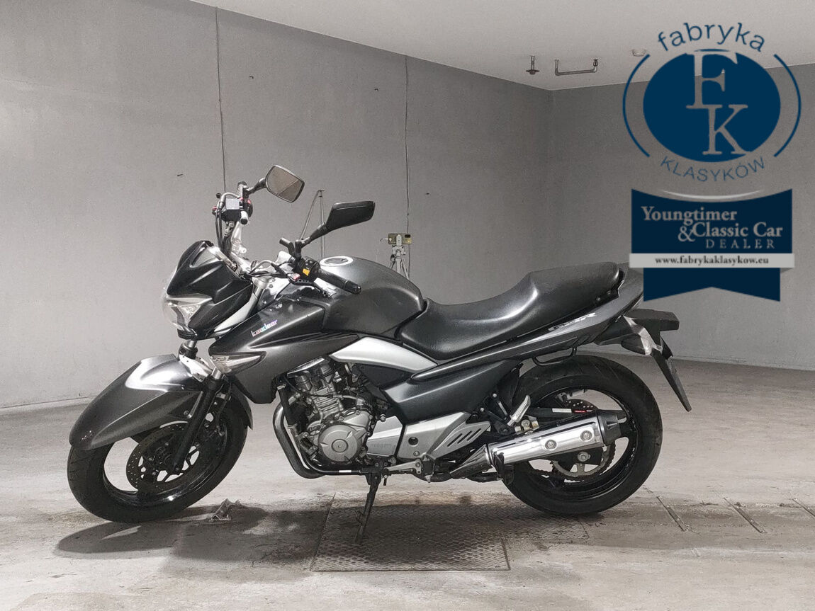 SUZUKI GSR250  - zdjęcie 3