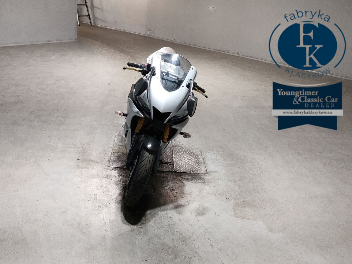 YAMAHA YZF-R25  - zdjęcie 4