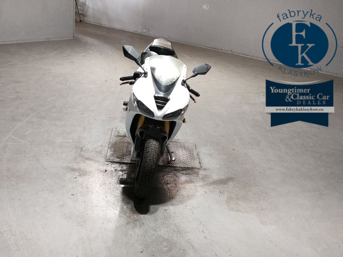 TRIUMPH DAYTONA675R 2011 - zdjęcie 4