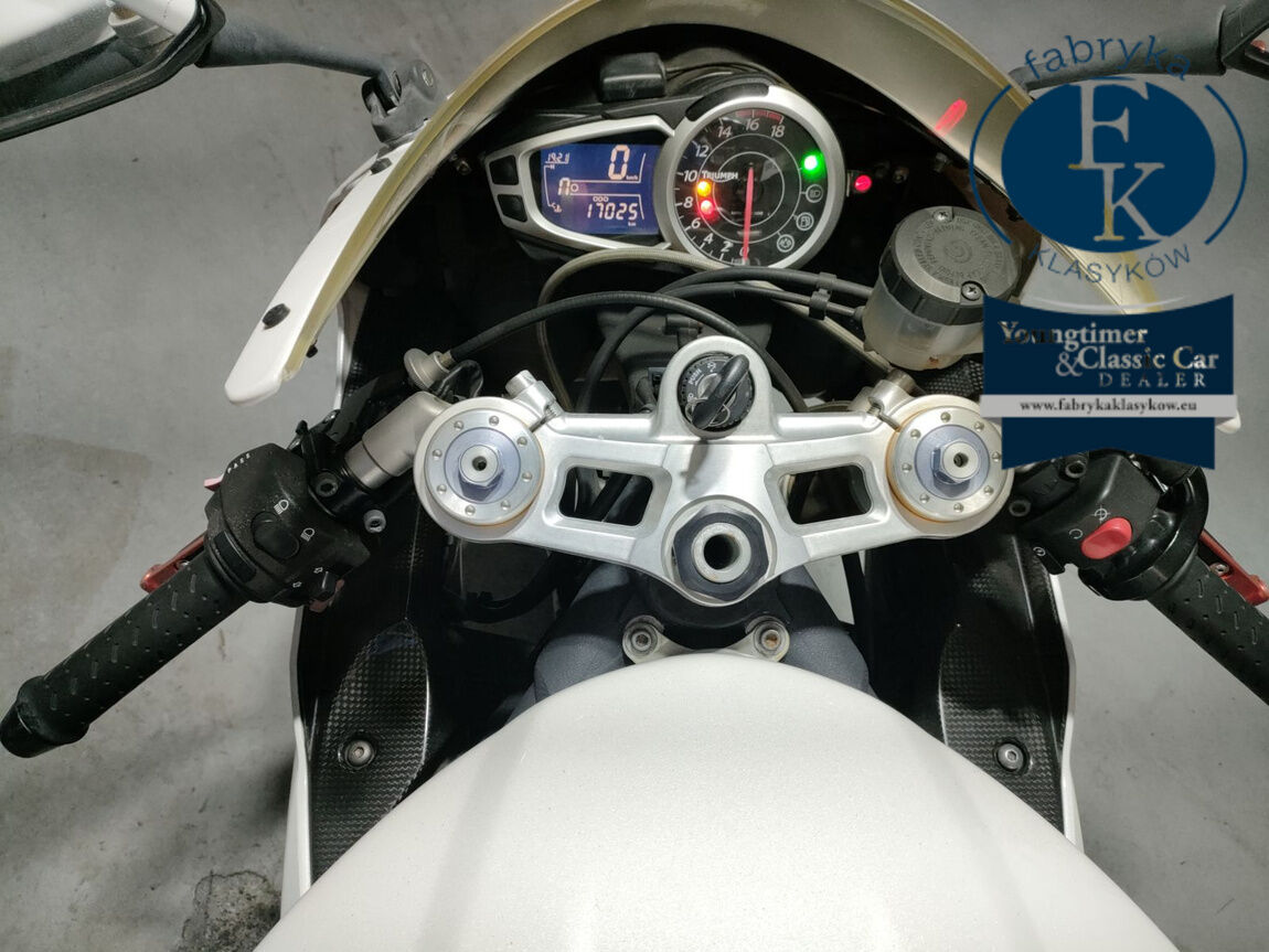 TRIUMPH DAYTONA675R 2011 - zdjęcie 6