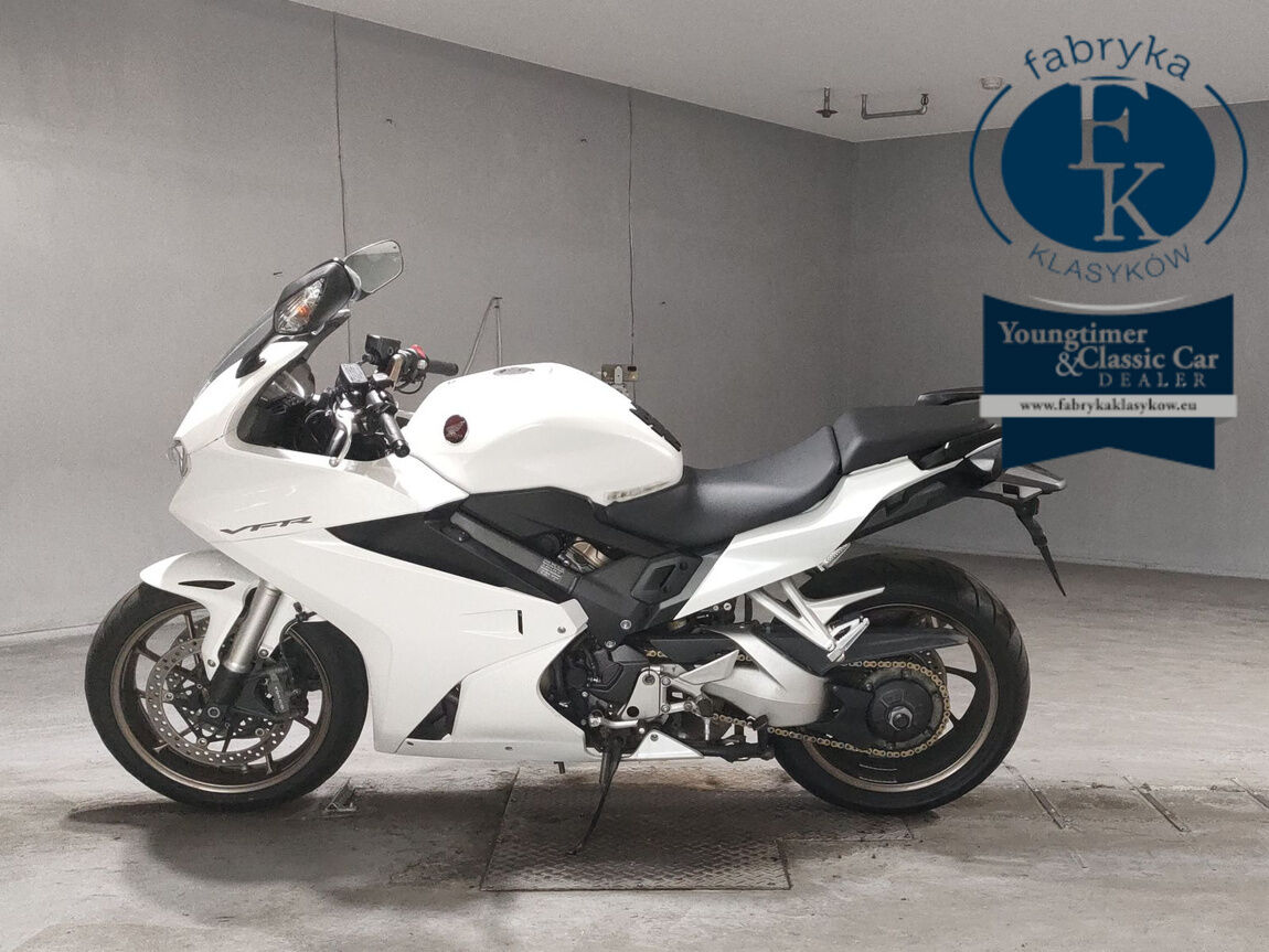 HONDA VFR800F 2017 - zdjęcie 3