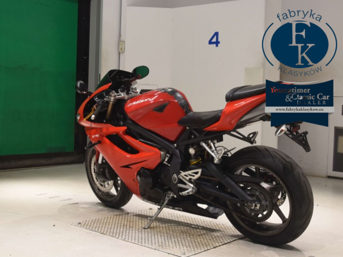 TRIUMPH DAYTONA675 2011 - zdjęcie 7