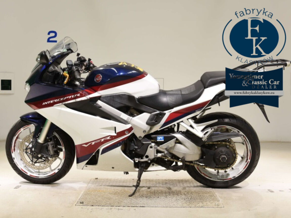 HONDA VFR800F 2019 - zdjęcie 3